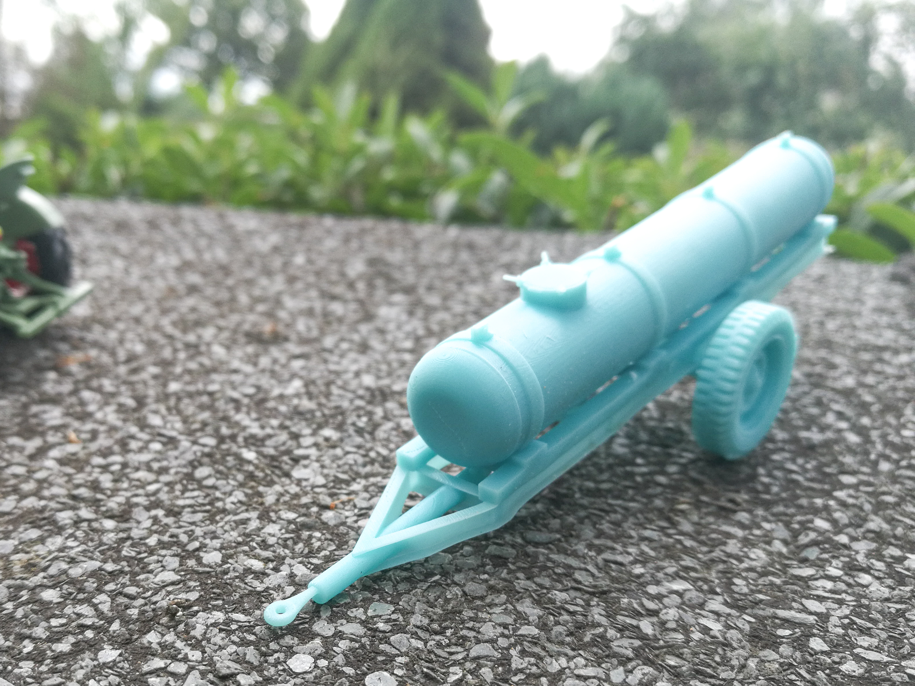 Wasser/Güllewagen Eisen