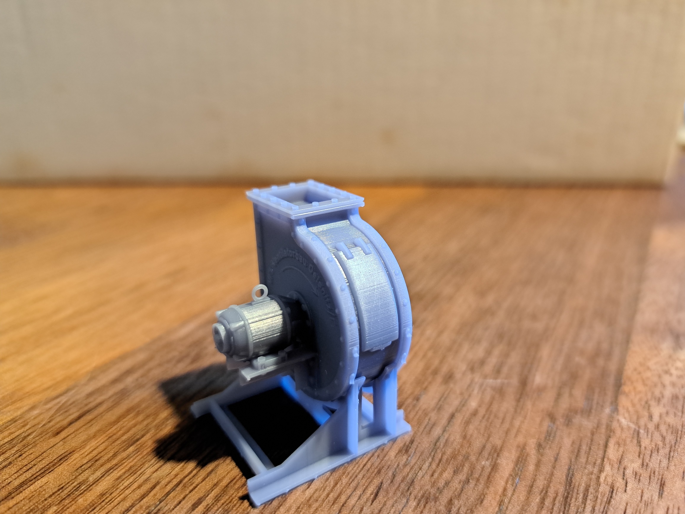 Ventilator mit Standfuß